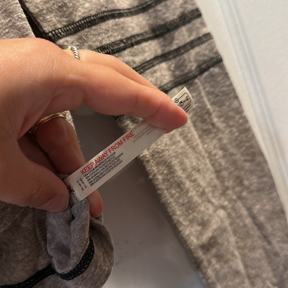 FP Movement Free People Gray Imagination Off Shoulder Piping Tee XS Top Shirt - Picture 8 of 9